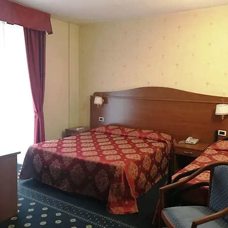 雷高尔夫酒店 3* 蒙卡列里