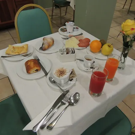 雷高尔夫酒店 蒙卡列里