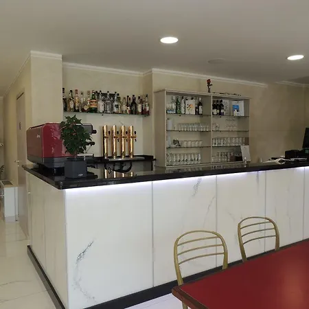 雷高尔夫酒店 3*