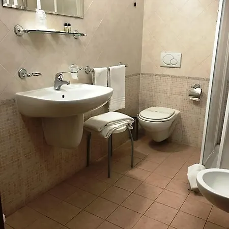 雷高尔夫酒店 3*